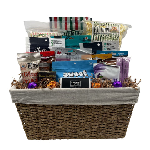 Gift Basket: Snacks & Sweets XL